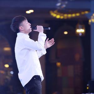 美女扒开内裤露黑毛无遮挡
